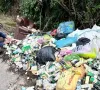 Xác minh hàng trăm mỹ phẩm nghi giả bị vứt ven đường ở Đà Lạt