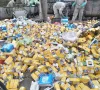 Hàng nghìn hộp yến sào, vitamin, siro ho... bị đổ bỏ ở bãi rác