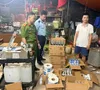 Hà Nội: Tạm giữ hàng trăm sản phẩm nghi liên quan hành vi thay nhãn, làm giả hàng hóa