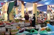 Vietnamese wet markets pique tourist curiosity
