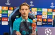 Frenkie de Jong phẫn nộ về những tin đồn liên quan tới tương lai của mình
