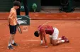 Novak Djokovic vất vả ngược dòng vào tứ kết Pháp mở rộng
