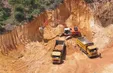 Bình Định: Ngang nhiên khai thác đất trái phép