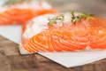 https://cdn-images.vtv.vn/thumb_w/630/2015/13-salmon-shutterstock-com-1442913931066.jpg