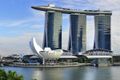 https://cdn-images.vtv.vn/thumb_w/630/2015/the-marina-bay-sands-isnt-necessarily-the-top-hotel-in-the-city-but-its-now-become-one-of-the-most-recognizable-landmarks-of-the-singapore-skyline-1425493138318.jpg