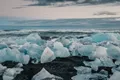 https://cdn-images.vtv.vn/thumb_w/630/2015/youll-also-likely-spot-some-icebergs-that-have-floated-down-to-the-beach-1426157155059.jpg