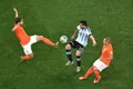 https://cdn-images.vtv.vn/thumb_w/630/Uploaded/quangphat/2014_07_10/Argentina-Holland-13.jpg