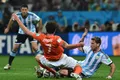 https://cdn-images.vtv.vn/thumb_w/630/Uploaded/quangphat/2014_07_10/Argentina-Holland-15.jpg
