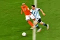 https://cdn-images.vtv.vn/thumb_w/630/Uploaded/quangphat/2014_07_10/Argentina-Holland-7.jpg