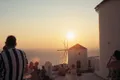 https://cdn-images.vtv.vn/thumb_w/630/Uploaded/vananh/2014_05_31/130807122747-11-sunsets-santorini-horizontal-gallery.jpg