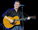 Bryan Adams ra album mới sau nhiều năm vắng bóng