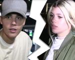 Justin Bieber đã trở lại đời độc thân!