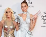 Gigi Hadid nhận giải người mẫu nổi bật nhất năm