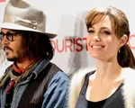 Angelina Jolie chặn số điện thoại của Brad Pitt, nhận sự an ủi từ Johnny Depp