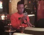 'Chán' Man Utd, Depay hồn nhiên phì phèo shisha