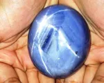 Ph&aacute;t hiện vi&ecirc;n đ&aacute; sapphire xanh c&oacute; gi&aacute; 100 triệu USD