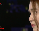 Ngọc Trinh bật khóc trên sóng truyền hình: 'Tôi thấy chua xót cho chính mình'