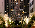 Lễ hội thắp sáng cây thông Noel khổng lồ tại New York