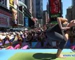 Người Mỹ tập Yoga đón ngày Hạ chí