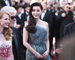 Phạm Băng Băng h&uacute;t mắt với v&aacute;y xuy&ecirc;n thấu tr&ecirc;n thảm đỏ bế mạc Cannes 2017