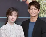 Kang Tae Oh rạng rỡ bên đàn chị Goo Hye Sun ra mắt phim mới