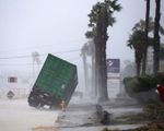 Houston ban bố giới nghiêm vào ban đêm sau bão Harvey