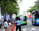 Hành khách lúng túng do di dời trạm xe bus Bến Thành