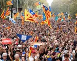 Catalonia tuyên bố độc lập, Tây Ban Nha phản ứng mạnh mẽ