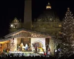 Vatican thắp sáng cây thông Noel và hang đá