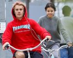 Selena Gomez – Justin Bieber &apos;khởi động lại&apos; chuyện tình cảm