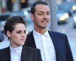 Đạo diễn Rupert Sanders gọi cuộc tình với Kristen Stewart là 'sai lầm chốc lát'