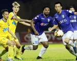 Điểm nhấn vòng 21 giải VĐQG V.League 2017: CLB Quảng Nam giành ngôi đầu, HAGL thay HLV