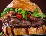 Lạ lùng món hamburger côn trùng