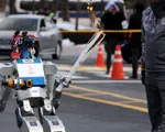 Robot lần đầu tiên tham gia rước đuốc tại Olympic