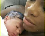 Serena Williams khoe ảnh con gái đầu lòng