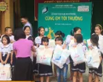 'Cùng em tới trường' dành tặng 2.000 suất quà cho học sinh khó khăn