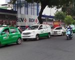 Hà Nội: Đề xuất cấm xe chở khách như taxi trên 5 tuyến phố