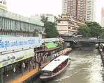 'Xe bus' trên sông ở Bangkok