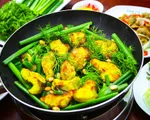 Thưởng thức món chả cá ngon nức tiếng Hà thành