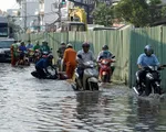TP.HCM triều cường đạt đỉnh người dân vất vả và mưu sinh