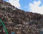 Hậu Giang: Dân khổ sở vì bãi rác quá tải