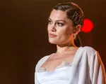 Jessie J đau đớn tiết lộ bị vô sinh