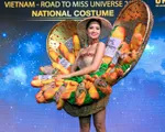 Cận cảnh H"Hen Niê diện trang phục 'bánh mì' tới Miss Universe