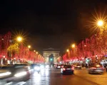 Paris (Pháp) thắp sáng đại lộ Champs Élysées chào Giáng sinh