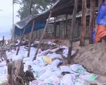 Sạt lở nhiều điểm ven biển Thừa Thiên - Huế do mưa lớn