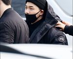 Taeyang (Big Bang) nhập ngũ, quỳ chào tạm biệt fan