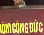 Ai quản lý tiền công đức?
