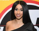 Cardi B lần đầu khoe bụng bầu