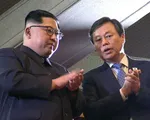 Nhà lãnh đạo Triều Tiên Kim Jong-un liên tục vỗ tay tán thưởng nghệ sĩ Hàn Quốc