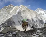 Chi phí leo núi Everest giảm